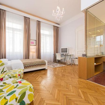Rosa Linde - Comfort Rooms Wien Phòng bức ảnh
