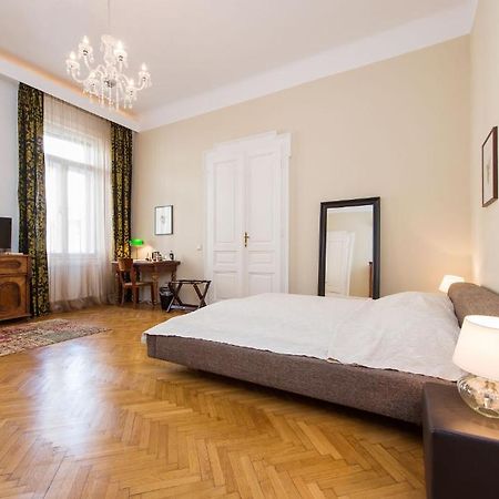 Rosa Linde - Comfort Rooms Wien Phòng bức ảnh