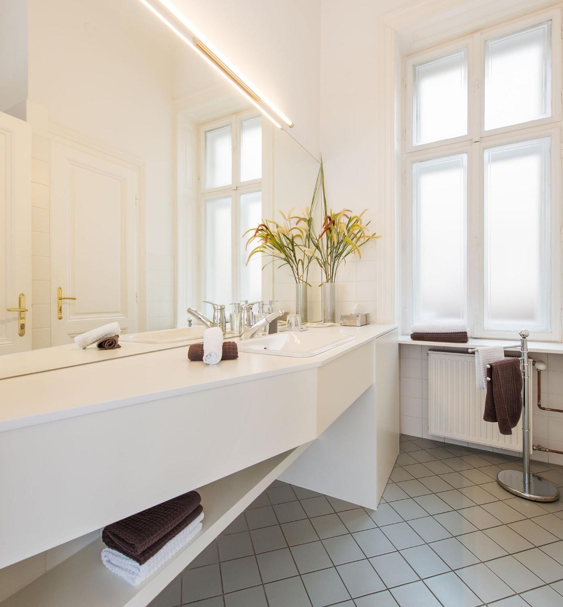 Rosa Linde - Comfort Rooms Wien Phòng bức ảnh