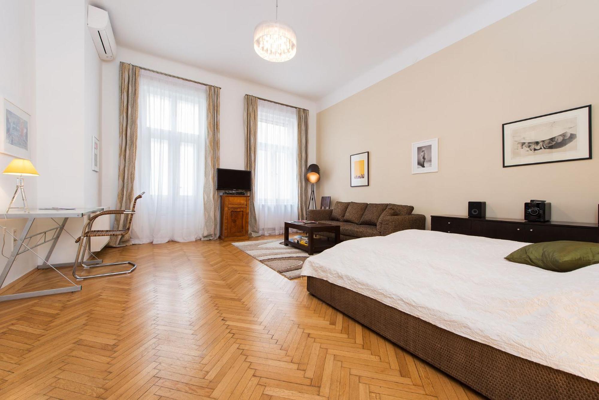 Rosa Linde - Comfort Rooms Wien Phòng bức ảnh